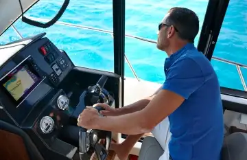 Nowa łódź QS 905 WEEKEND - zdjęcie 2